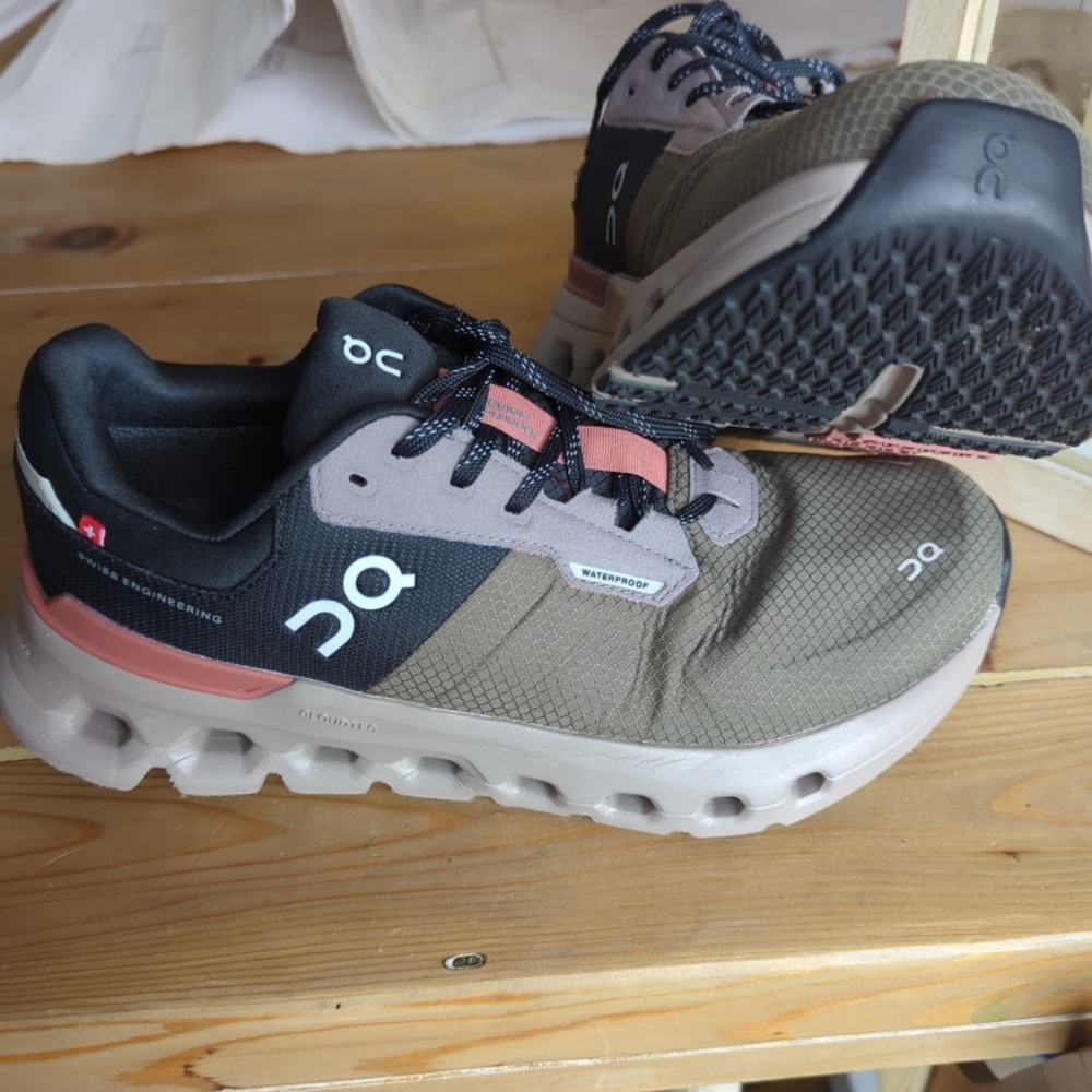 On Running Black and Tan Sneakers